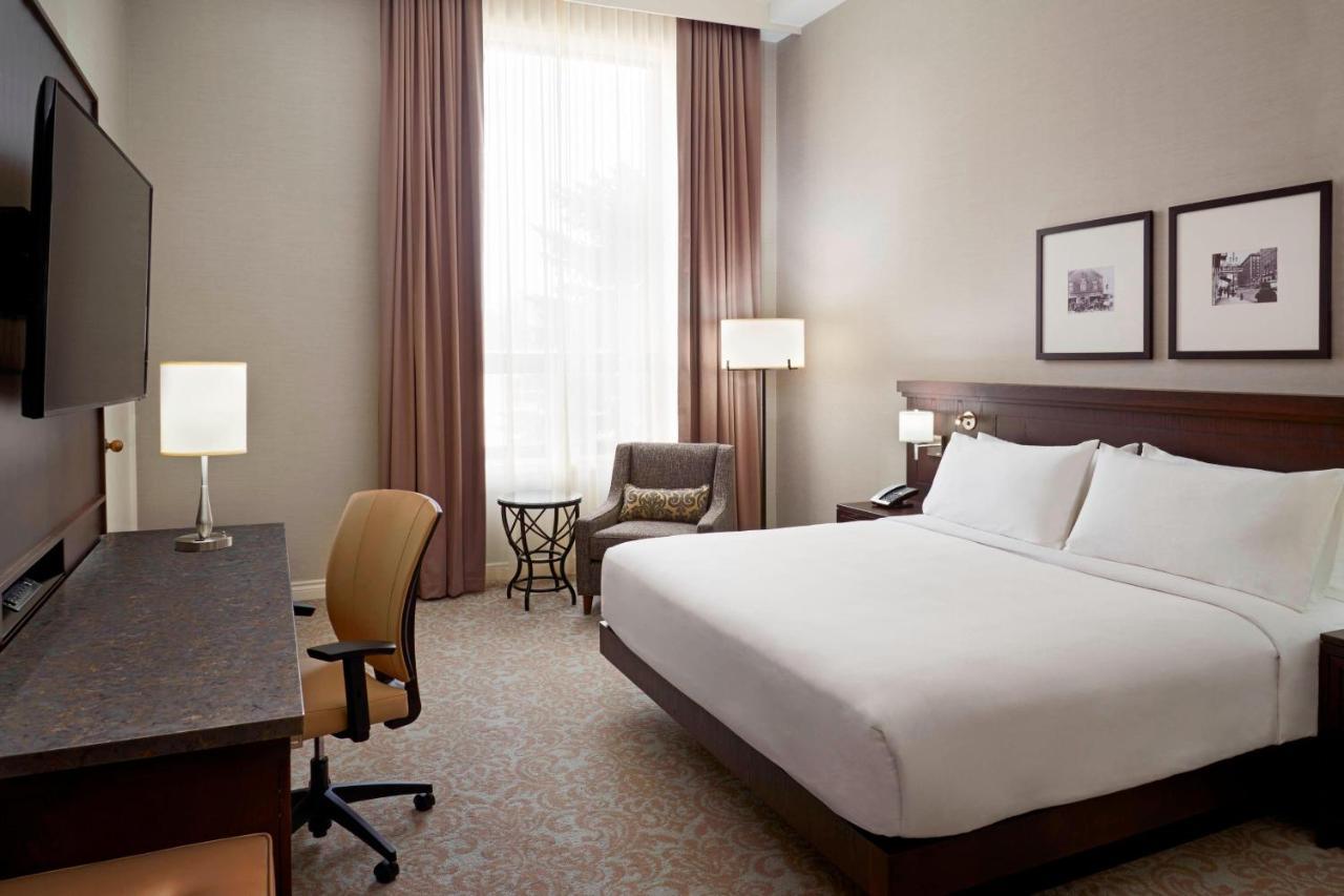 Delta Hotels By Marriott London Armouries Extérieur photo